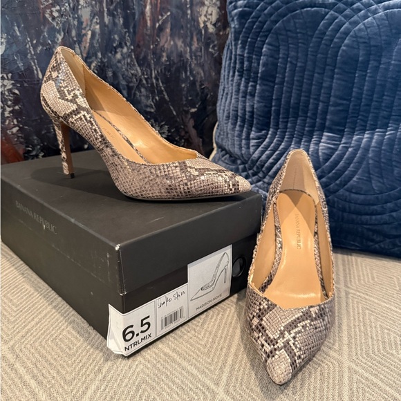 Banana Republic Shoes - Banana Republic Snakeskin Heels - Tan and Brown